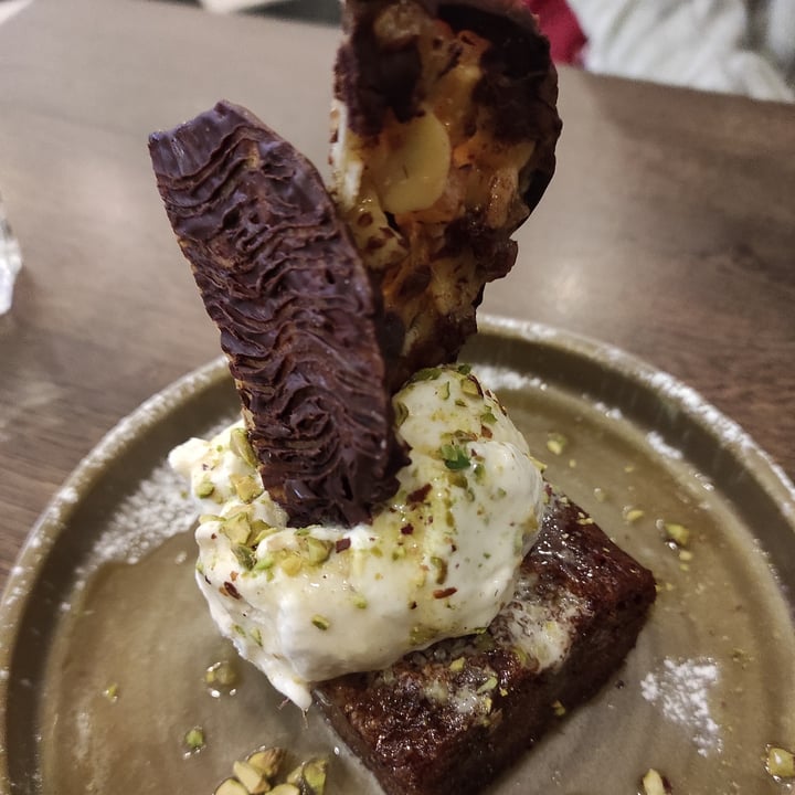 review photo of Vegivores Sticky Toffee Pudding shared by @tuscanvegan on 05 Dec 2021 - review