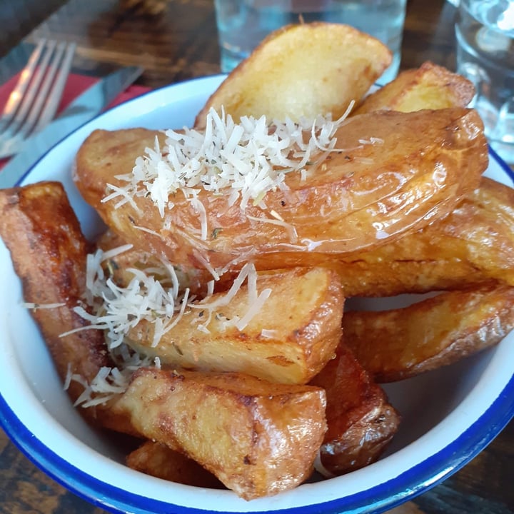 photo of The Tipsy Vegan Parm and Herb Chips shared by @gravitygrave on  01 Jun 2021 - review