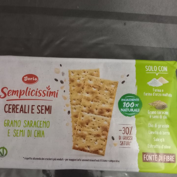 photo of Doria Semplicissimi cereali e semi grano saraceno e semi di chia shared by @giadaferrero on  07 Apr 2022 - review