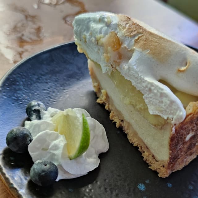 「Tarta de limón」の料理の写真