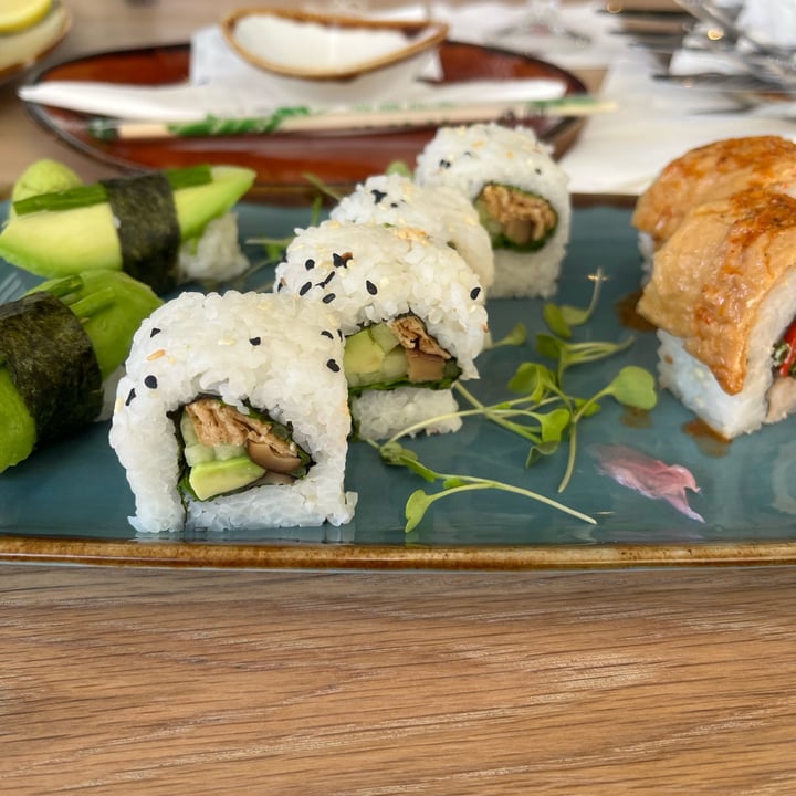 photo of Cowfish Lynnwood Vegetarian Sushi Platter shared by @alline on  25 Nov 2022 - review