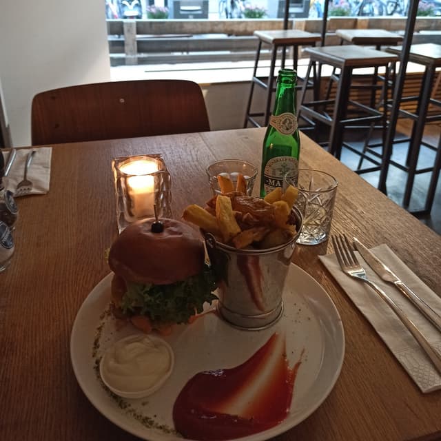 菜肴“Unlimited No Cheeseburger”的照片
