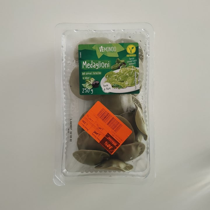 review photo of Vemondo Medaglioni Agli Spinaci, Broccoli e Olive Nere shared by @saretta26 on 02 Aug 2022 - review