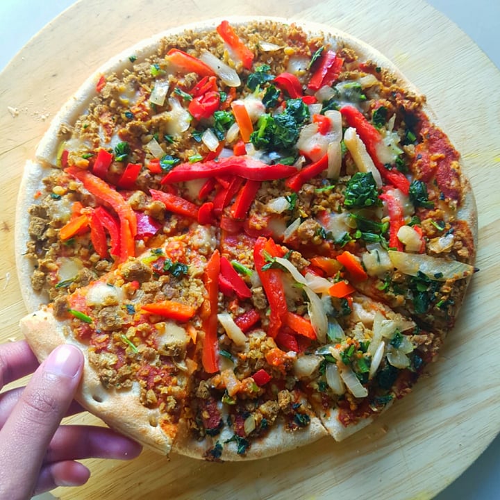 photo of Woolworths Food Falafel & veg pizza shared by @greenbeang on  12 Jun 2021 - review