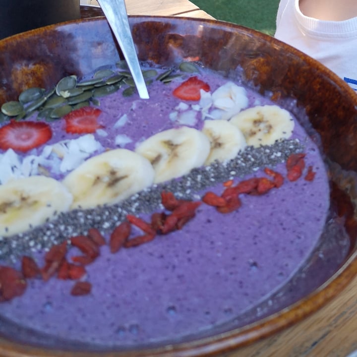 photo of Ou Meul Pinelands Banana Berry Smoothie Bowl shared by @provegza on  06 Apr 2021 - review