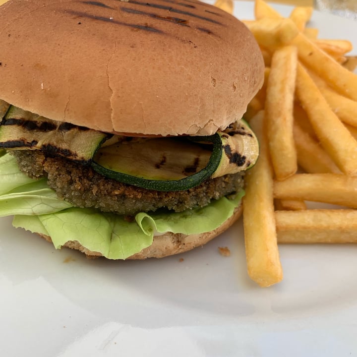 photo of Caffetteria San Francesco vegburger shared by @giuliaassss on  06 Nov 2022 - review