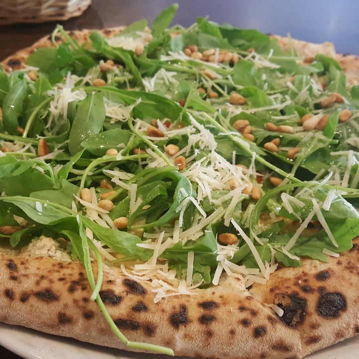 review photo of La Stella Nera Spinach Pizza shared by @malle on 25 Apr 2020 - review
