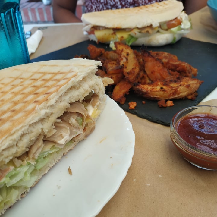 photo of my lola vegan food Campero de Heura shared by @ornitorrincavegana on  30 Dec 2021 - review