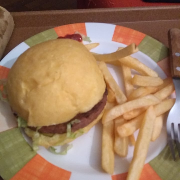 photo of Burger Couple Co. Hamburguesa Vegana shared by @anashadowcat on  21 Jul 2021 - review