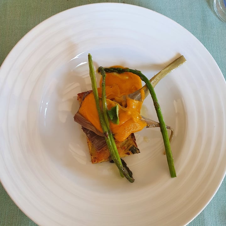 review photo of Polisena L'Altro Agriturismo Torta di asparagi, carciofo romanesco alla menta e zabaione alle carote shared by @panzerik on 21 Apr 2022 - review