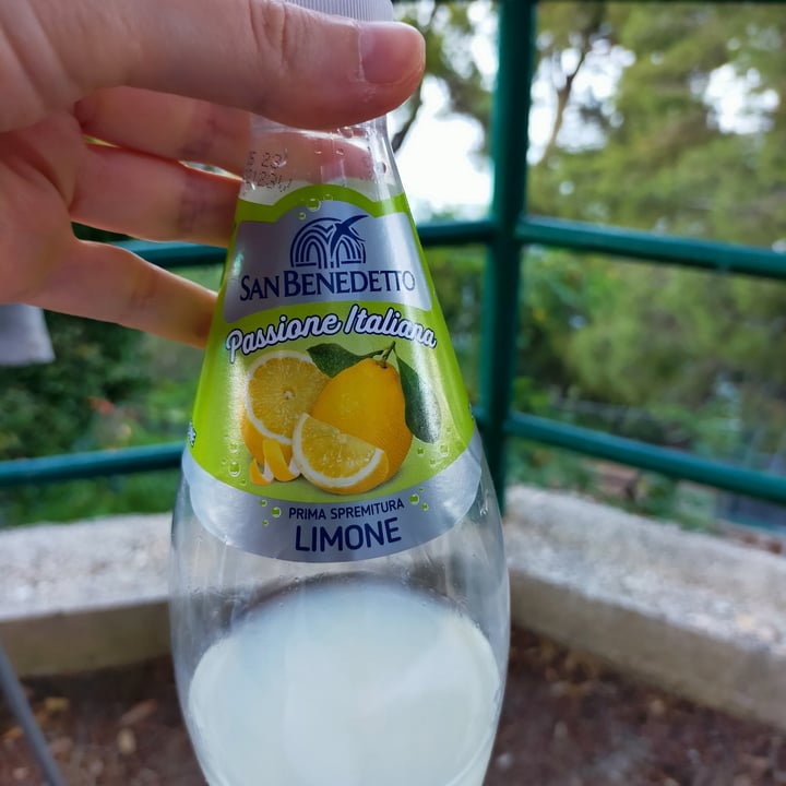 photo of San benedetto Acqua e limone shared by @acquario on  18 Jun 2022 - review