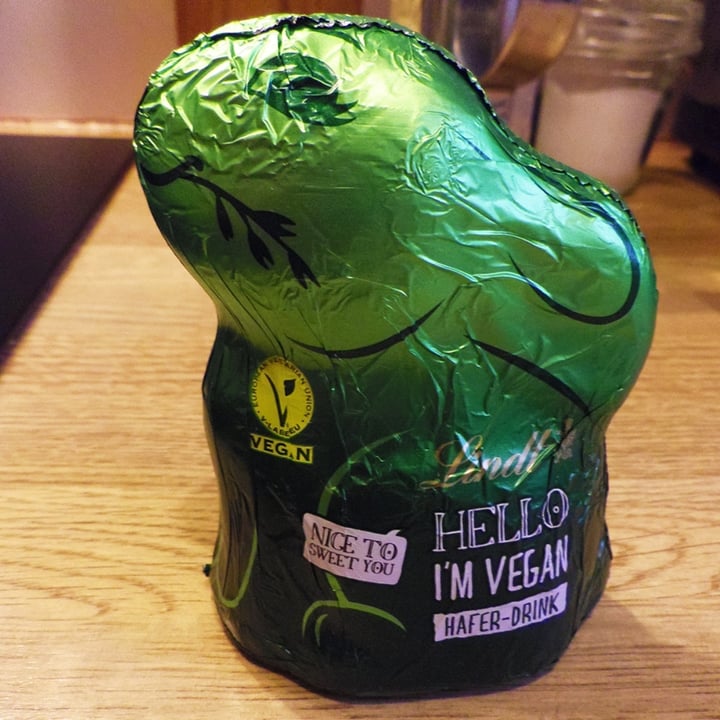 review photo of Lindt Osterhase shared by @aliciaeva on 23 Mar 2022 - review