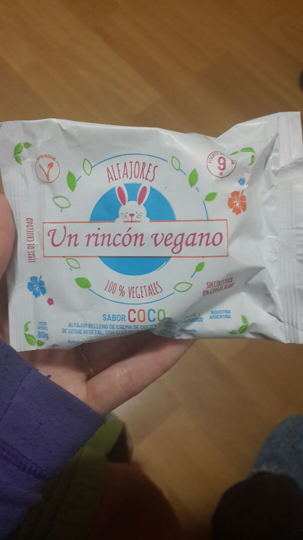photo of Un Rincón Vegano Alfajor de Coco shared by @caronoel on  20 Oct 2019 - review