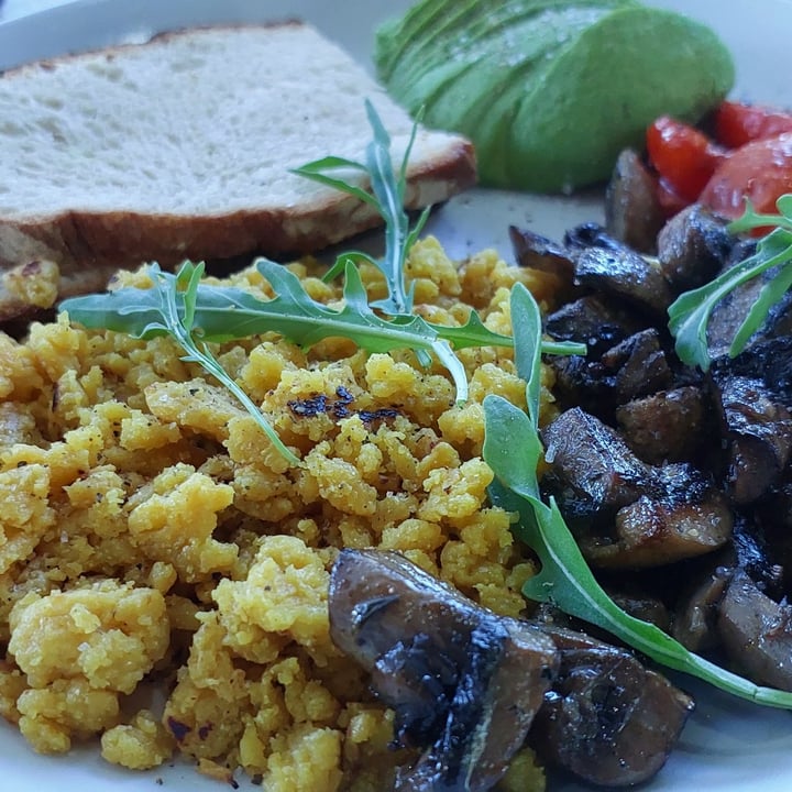 photo of Knead Bakery Panorama Vegan Scrambled Eggs shared by @lunascorner on  28 Nov 2022 - review