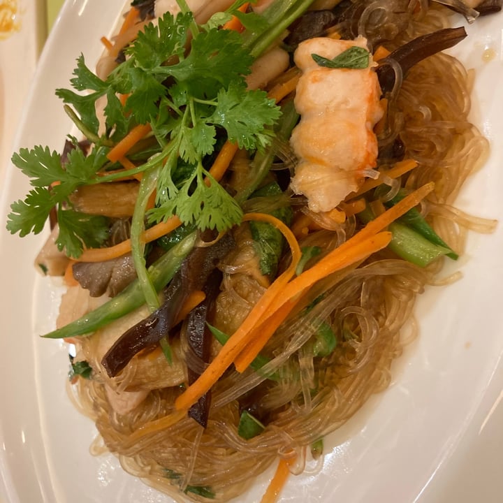 review photo of Loving Hut Hoa Dang Stir fried bean noodles Korean style shared by @gggoveggie on 27 Aug 2020 - review