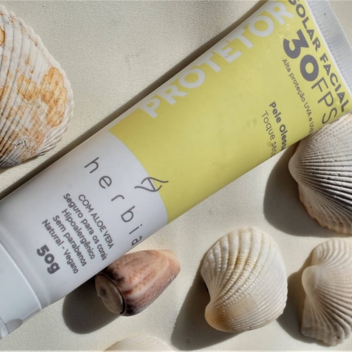 review photo of Herbia Protetor Solar Natural E Vegano shared by @soniabreda on 23 Apr 2022 - review