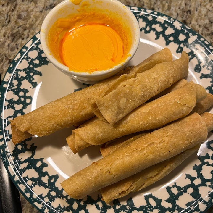 photo of Starlite Cuisine Starlite Cuisine Plant Based Chicken Taquitos shared by @vegancheese on  07 Dec 2021 - review