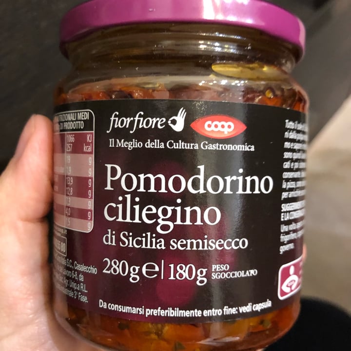 photo of Fior Fiore Coop Pomodorino ciliegino di Sicilia semisecco shared by @elecuc on  02 Apr 2022 - review