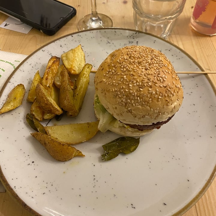 photo of ...IDEM CON PATATE Burger shared by @danielegallarato on  27 Oct 2021 - review