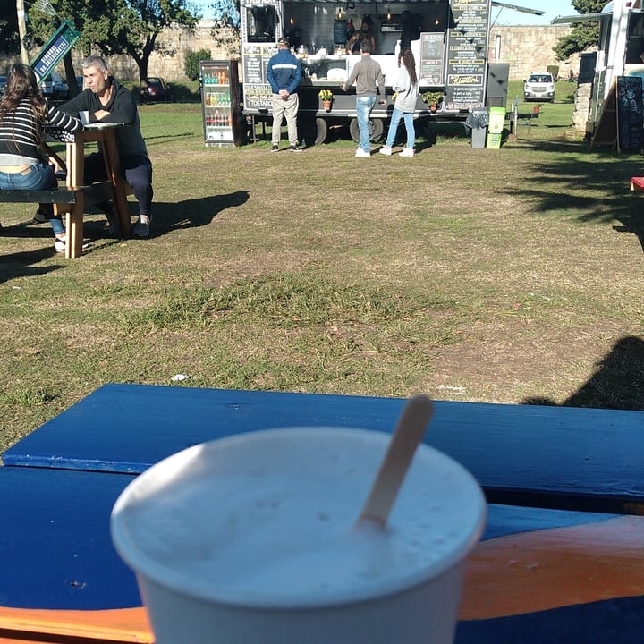 review photo of Pan Finito Latte con leche de almendras shared by @adriansupervegan on 27 Apr 2021 - review