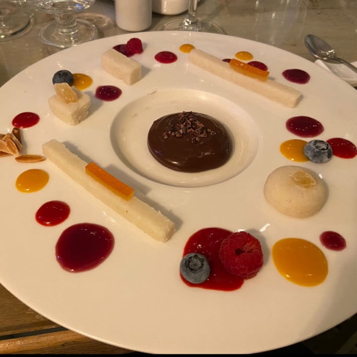 review photo of Capra e Cavoli vegetariano, vegano e pesce Dolce sushi di cocco e frutti di bosco shared by @aletozzi on 25 Mar 2022 - review