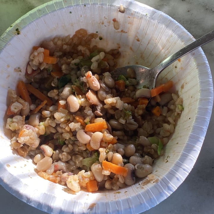 photo of Amy’s Amy’s Bowls - Brown Rice, Black-eyed Peas and Veggies shared by @wavvyo on  23 Oct 2022 - review