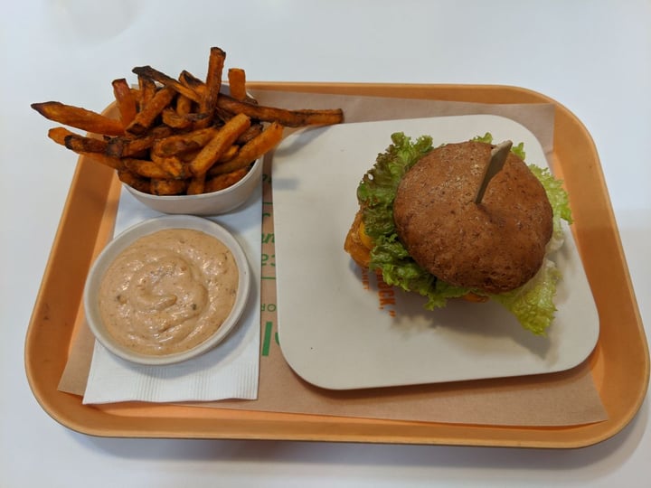 photo of Next Level Burger San Francisco Crispy Fishless Sammy shared by @alicexyl on  26 Dec 2019 - review