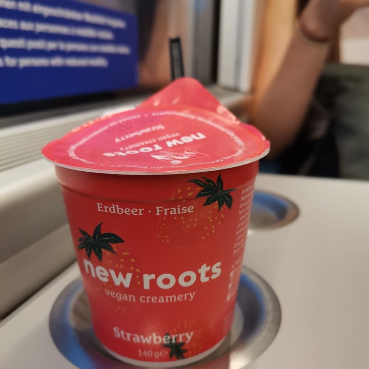 review photo of New Roots Strawberry Yogurt shared by @portatricediluce on 29 Aug 2022 - review