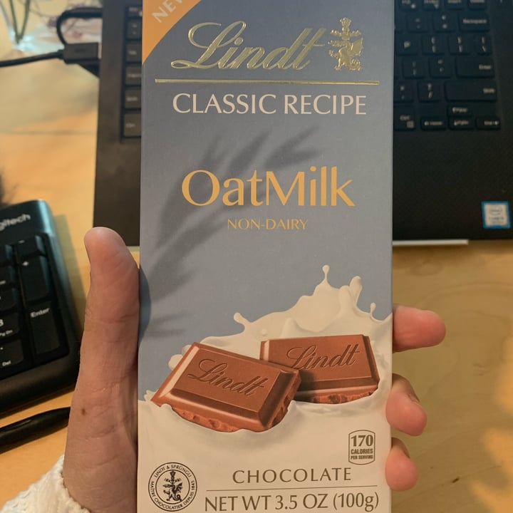 photo of Lindt Oatmilk Chocolate shared by @kbadams on  07 Oct 2022 - review