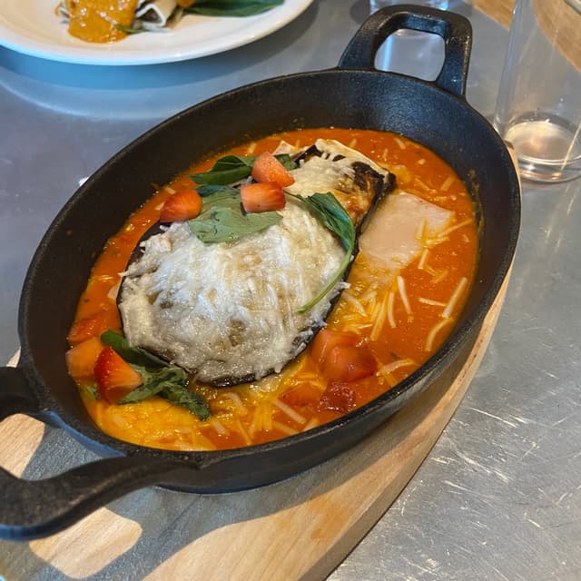 「Milhojas De Berenjena」の料理の写真