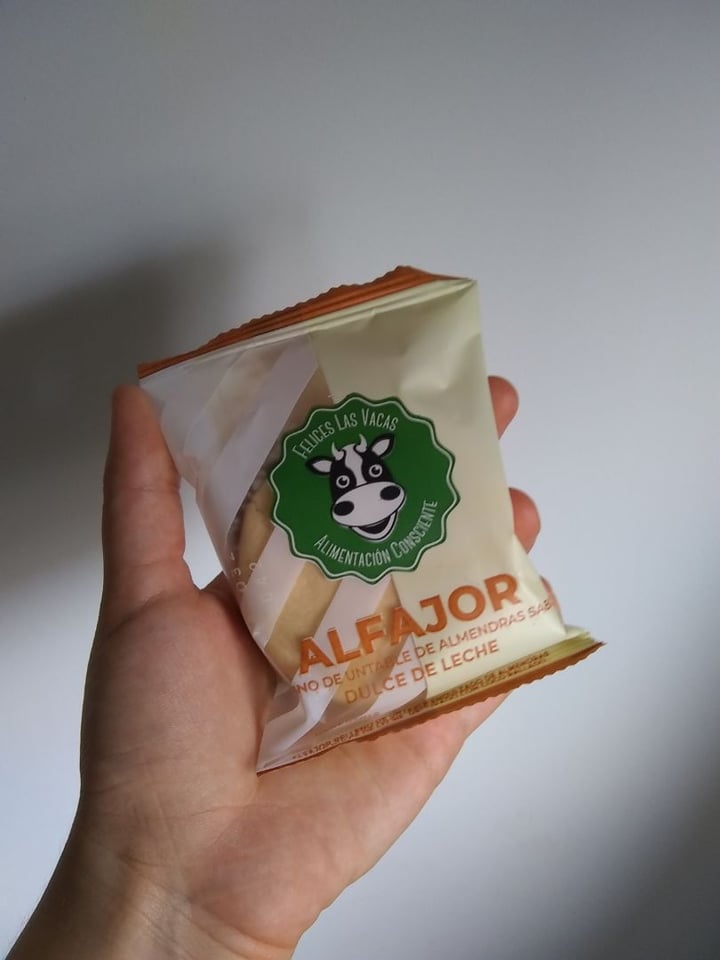 photo of Felices Las Vacas Alfajor Maicena shared by @purofuegovegan on  04 Mar 2020 - review