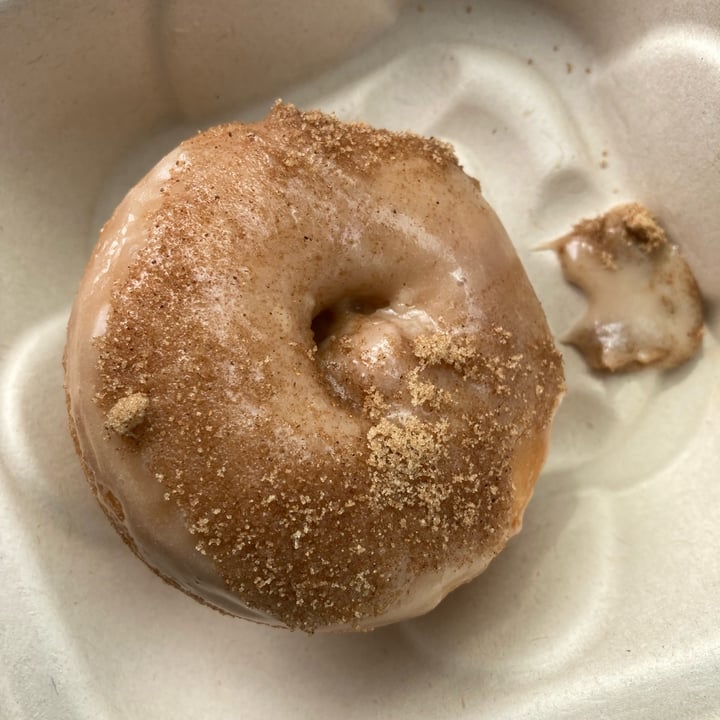 photo of Maui Ono Donuts Maple + Churro Doughnut shared by @raatz on  11 Sep 2022 - review