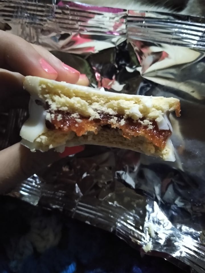 review photo of Un Rincón Vegano Alfajor de Membrillo shared by @mab on 24 Apr 2020 - review