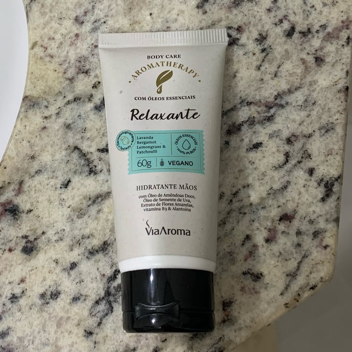 photo of Via Aroma Hidratante corporal com Óleos Essenciais shared by @elianeolivo on  11 May 2022 - review