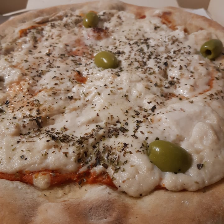 photo of BENICIO RESTAURANTE Pizza de quesofu shared by @errederisa on  04 Feb 2021 - review