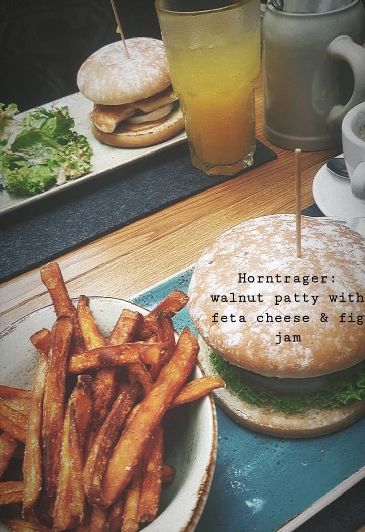 photo of Hans Im Glück German Burgergrill Vegan burgers shared by @venis on  21 Mar 2019 - review