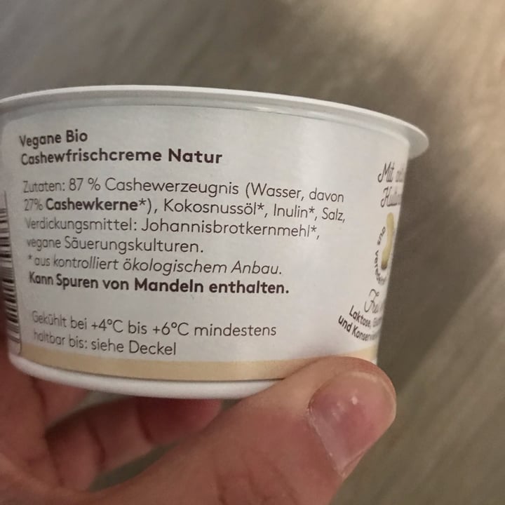 photo of Licorne Cashew Frischcreme Natur shared by @vegvale on  20 Mar 2022 - review