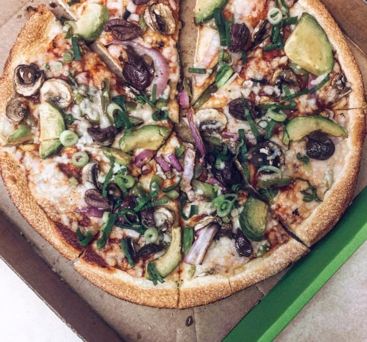photo of Domino's Avocado Pizza shared by @jamieyew on  19 Jul 2019 - review