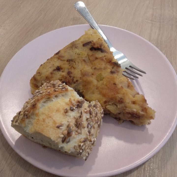 review photo of Bohemian Lane Pastelería Vegana Tortilla de patatas shared by @lasonrisadeltrece on 11 Jun 2021 - review