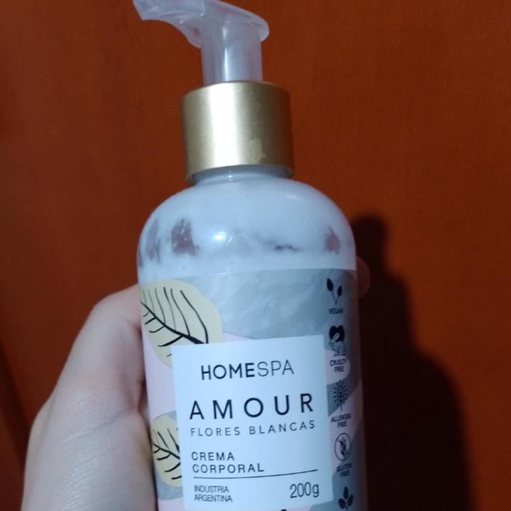 photo of Home Spa Crema corporal shared by @kacerutti on  01 Oct 2022 - review