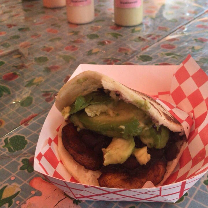 review photo of La Latina Plantain, black bean, avocado arepa shared by @snehaverma on 20 Aug 2019 - review