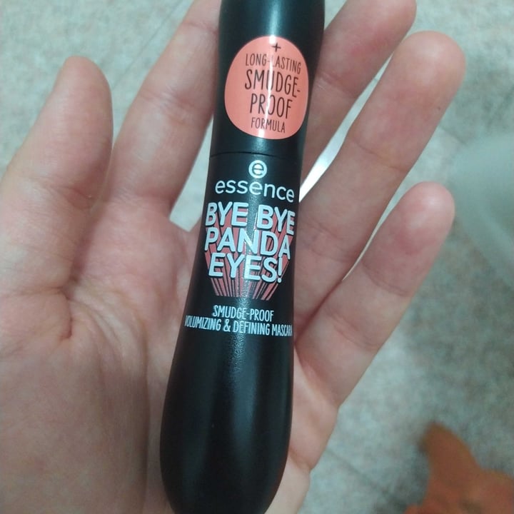 photo of Essence Cosmetics Bye bye Panda Eyes Smudge-proof Volumizing and Defining Mascara shared by @seminidichia on  16 Jun 2022 - review