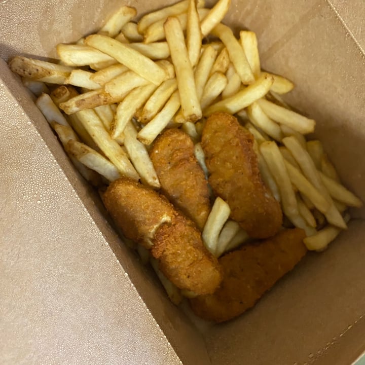 photo of Saturn Cafe Berkeley “Chicken” tenders basket shared by @zoerooster on  01 Mar 2022 - review