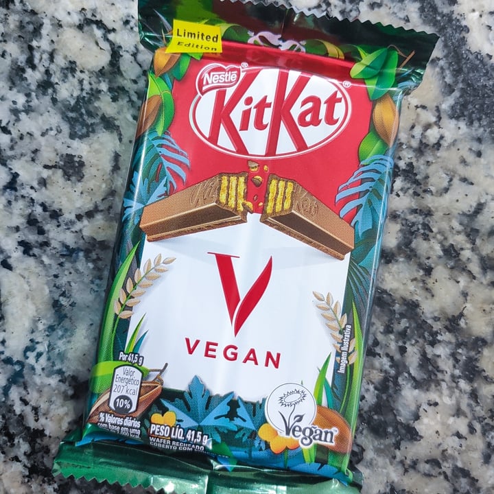 photo of Nestlé Kitkat Vegan shared by @thaisa333 on  21 Oct 2021 - review