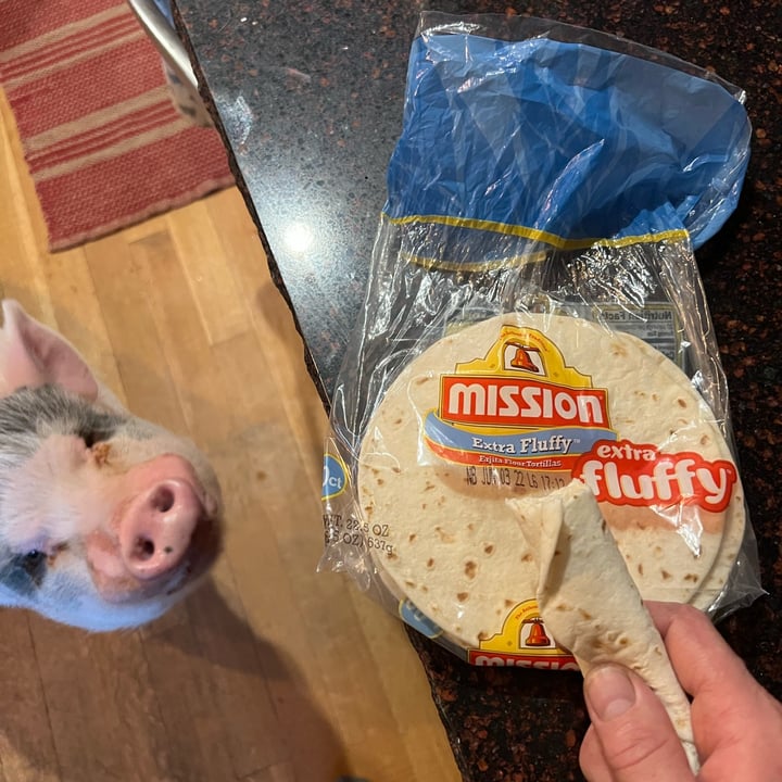 photo of Mission Foods Flour tortillas shared by @kevingonzales on  08 May 2022 - review