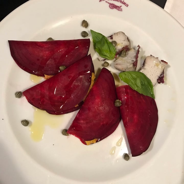 photo of La Colubrina Raviolini di barbabietola farcita con composto di verdure di stagione e bocconcini di “cashewrella” shared by @maddinji on  28 Nov 2021 - review