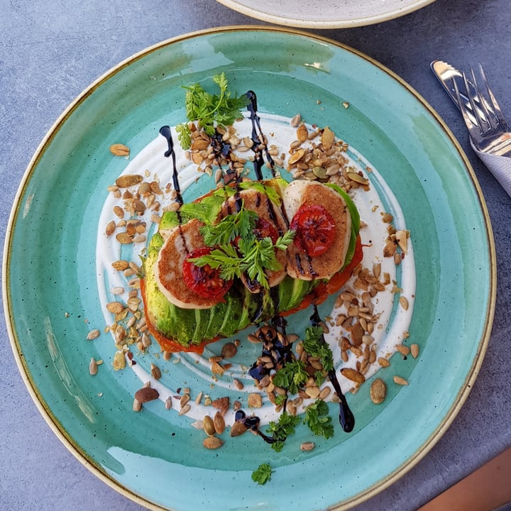 review photo of Green Leaf Café Avocado Bread with Cashew-Mozzarella shared by @-a-n-d-r-e-a- on 14 Aug 2020 - review