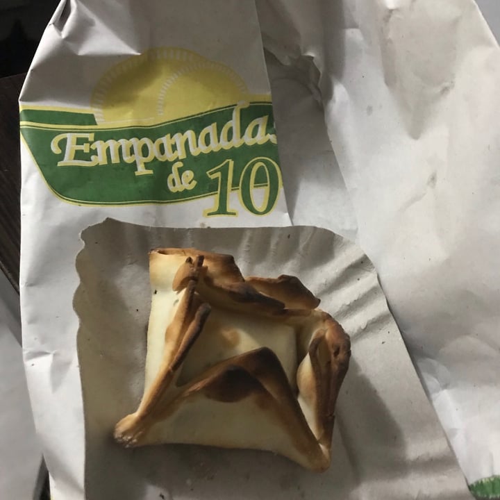 photo of Empanadas de 10 - San Justo Pastelitos Vegano shared by @deby0619 on  24 Jun 2020 - review