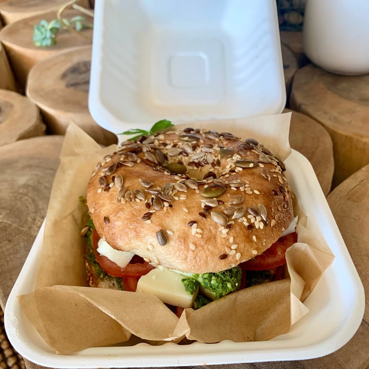 photo of Grumpy & Runt | Little Deli & Donuts Caprese Bagel shared by @lisadeboer on  26 Sep 2021 - review