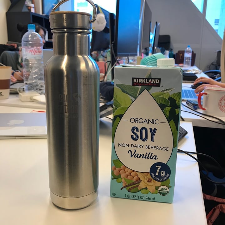 photo of Kirkland Signature Organic Soy Non-dairy Beverage Vanilla shared by @virtualputeri on  31 Oct 2019 - review